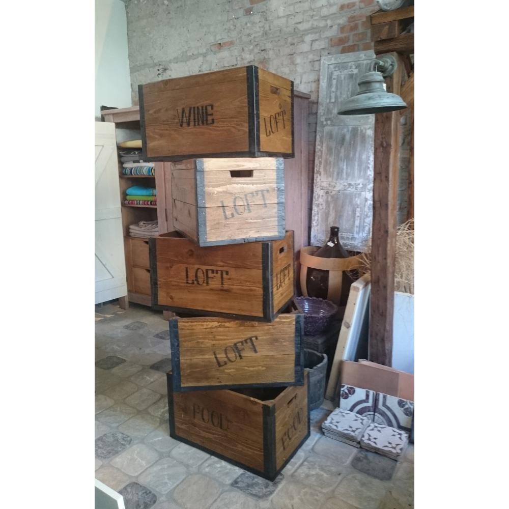 modern fa lada loft kornyezetbe keszletrol tarolo.jpg